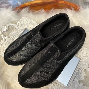 Women’s easy spirit slip ons
